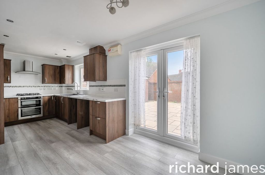 Property photo 3 of 12 Dadccf12Ec8d4F298d880ce0B7Fd42Ad