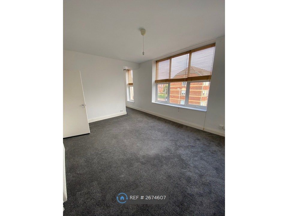 Property photo 1 of 6 Living Room