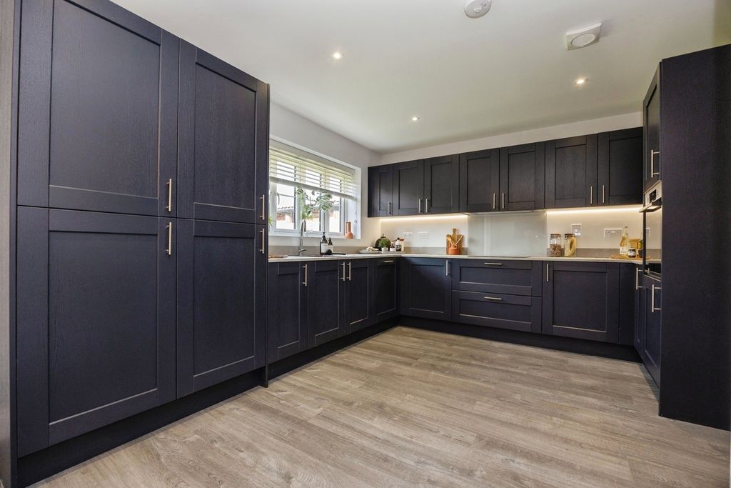 Property photo 3 of 19 Pbox-Img.Jpg