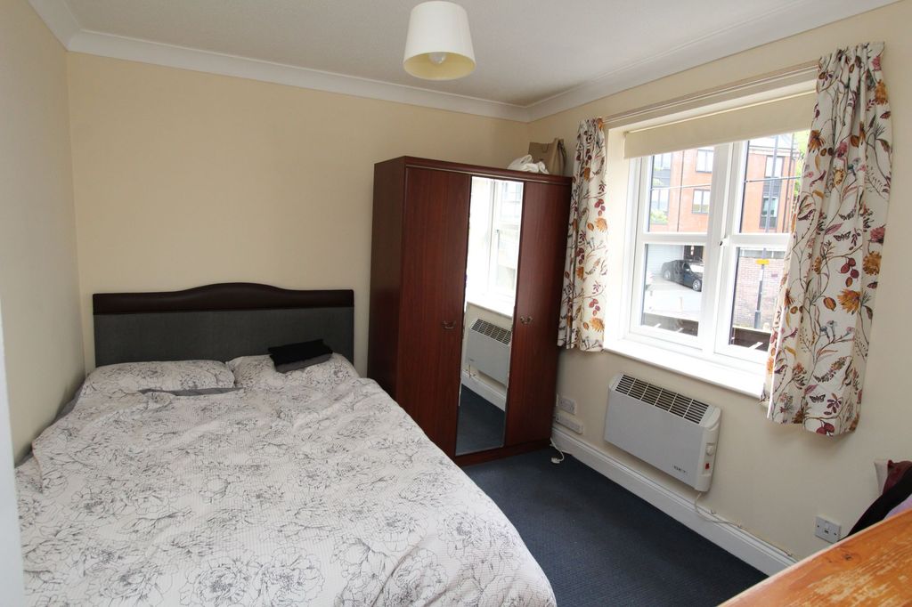 Property photo 3 of 6