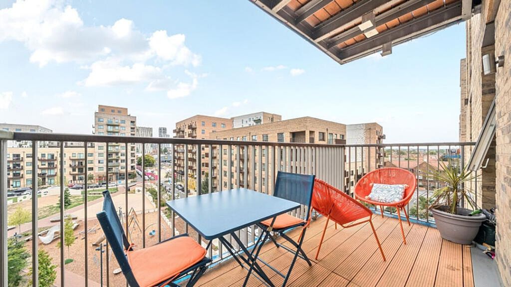 Property photo 3 of 20 Balcony