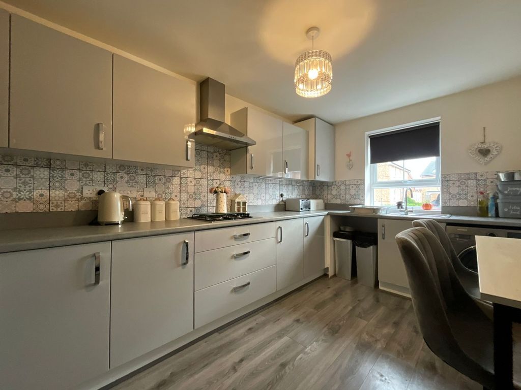 Property photo 3 of 25