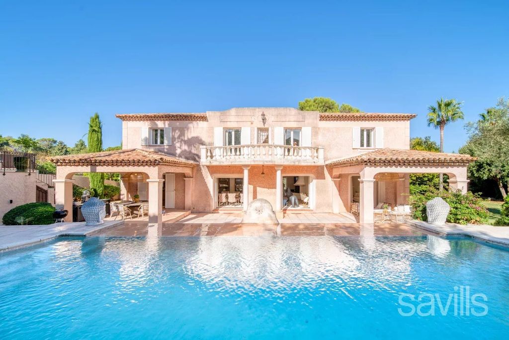 Property photo 1 of 19 A Stunning Villa In A Secure Estate
