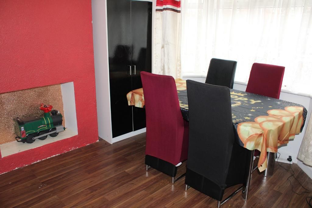 Property photo 3 of 8 Dining Room