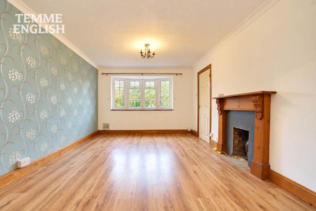 Property photo 3 of 21