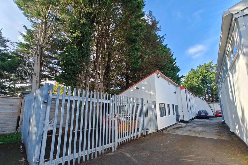 Property photo 2 of 9 803 Central Park Industrial Estate, Petherton Road, Bristol Bs14 9Bz