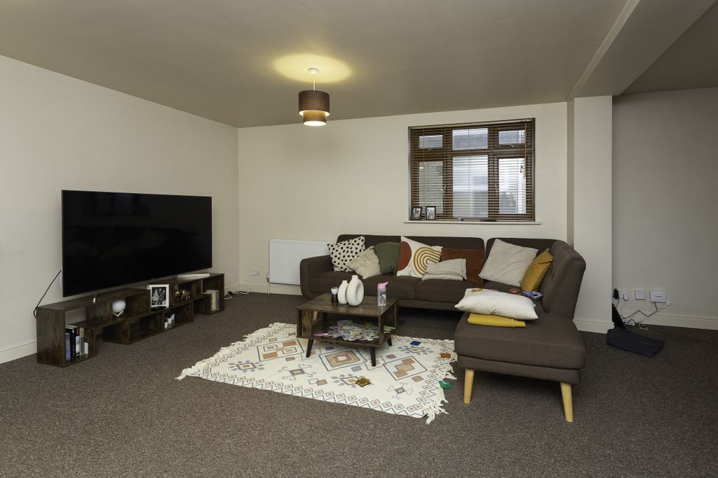 Property photo 2 of 30