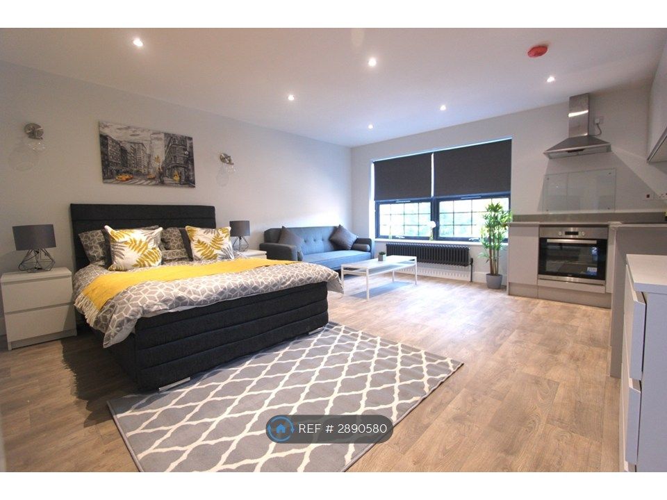 Property photo 1 of 6 Flat 5