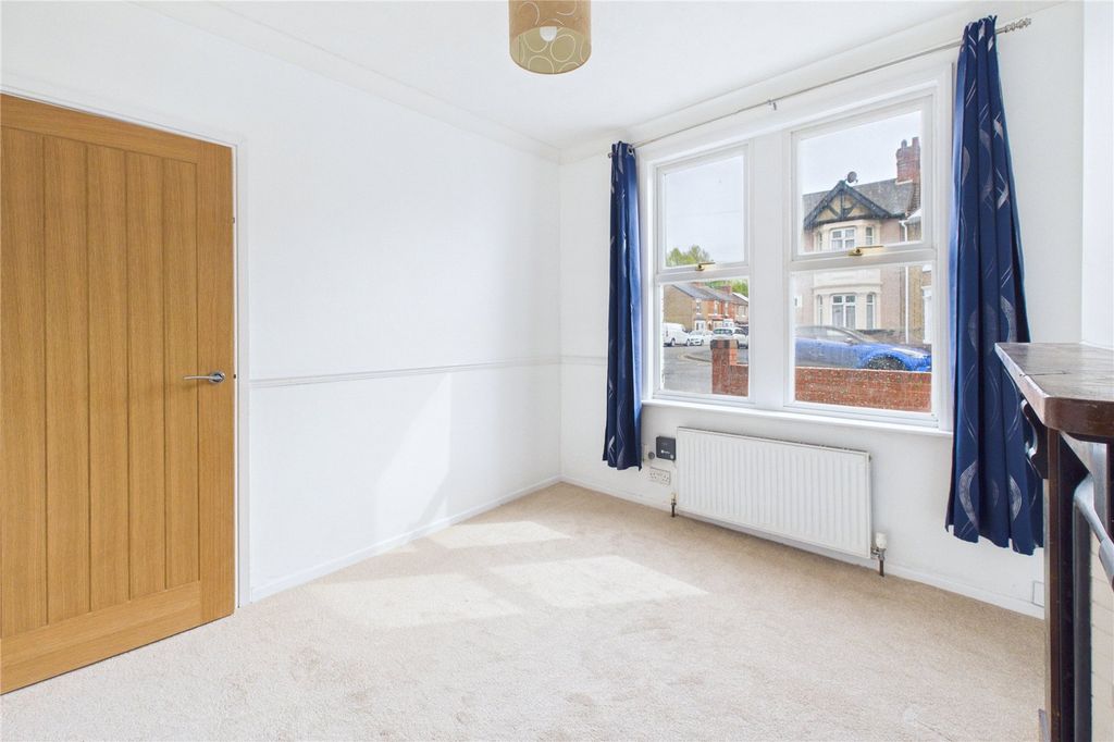 Property photo 3 of 17 Picture No. 06