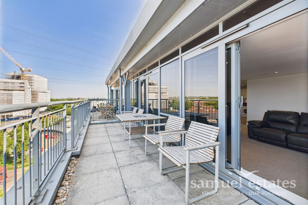 Property photo 1 of 11 Balcony