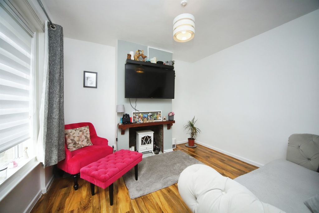 Property photo 3 of 15