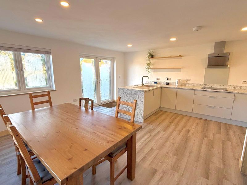 Property photo 3 of 27 Kitchen/Diner