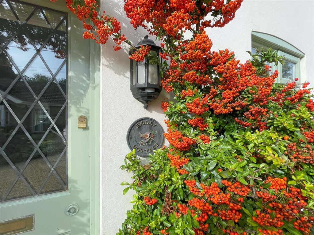 Property photo 2 of 14 Door