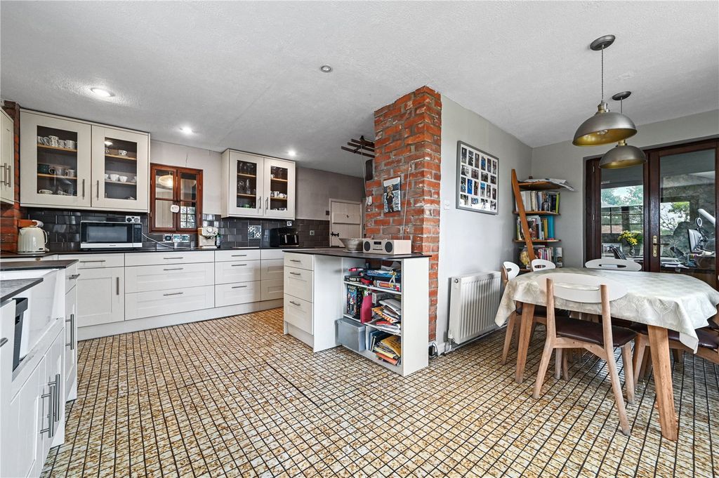 Property photo 3 of 34 Kitchen/Dining Room