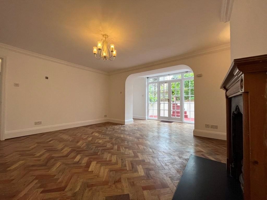 Property photo 3 of 10 Picture No. 05