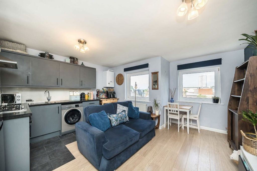 Property photo 1 of 5