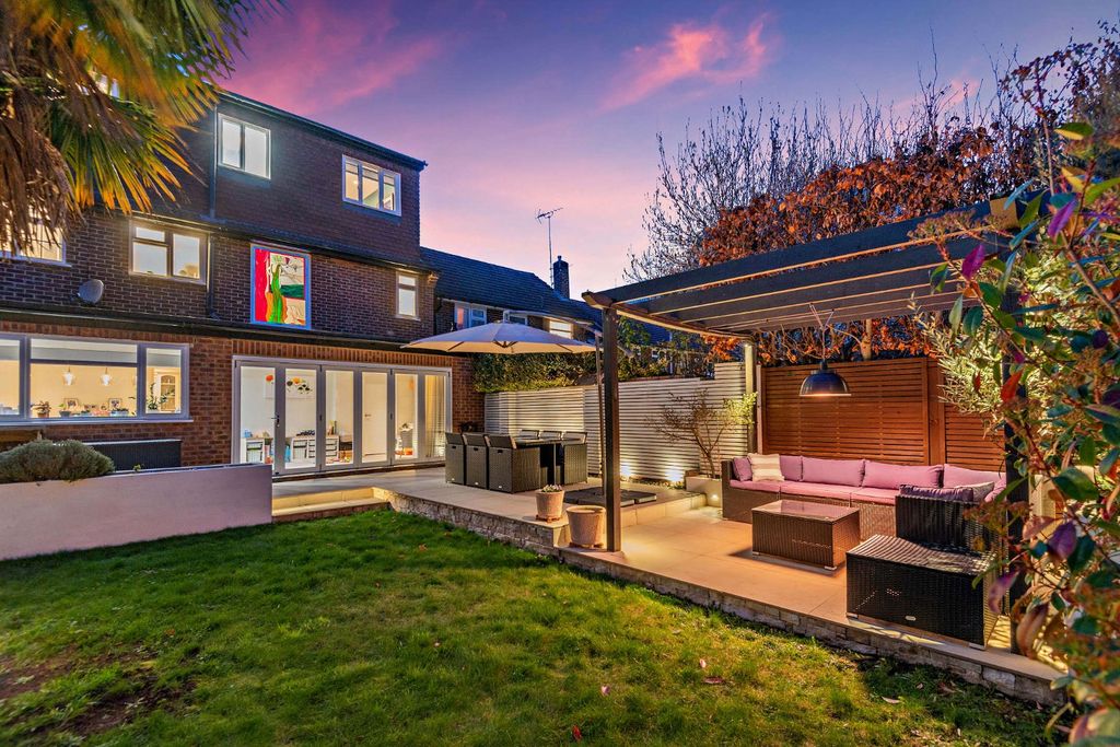 Property photo 1 of 15 Twilight Rear