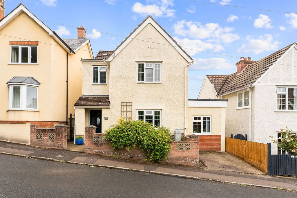 Property photo 1 of 19