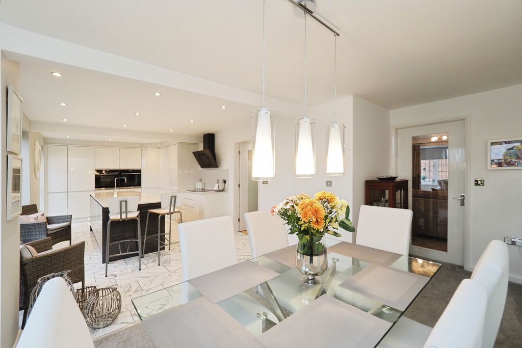 Property photo 3 of 25 Img_3745