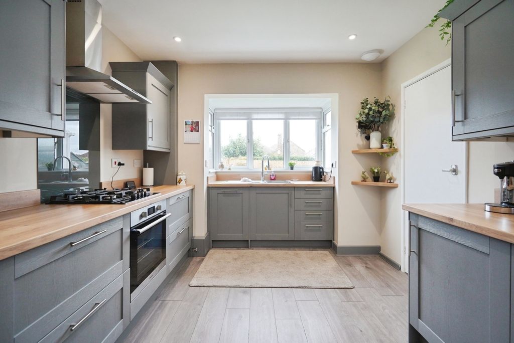 Property photo 3 of 25 Pbox-Img.Jpg