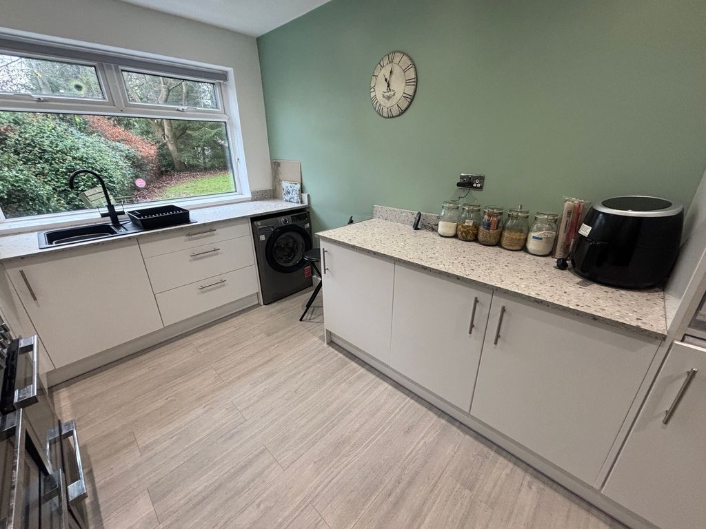 Property photo 3 of 14 Image