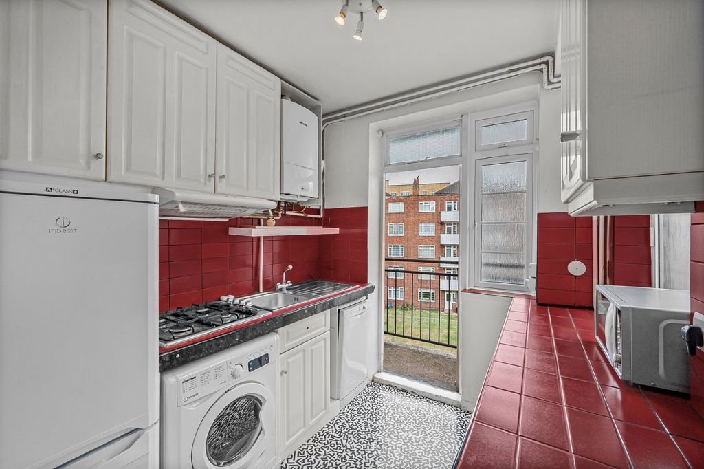 Property photo 3 of 14