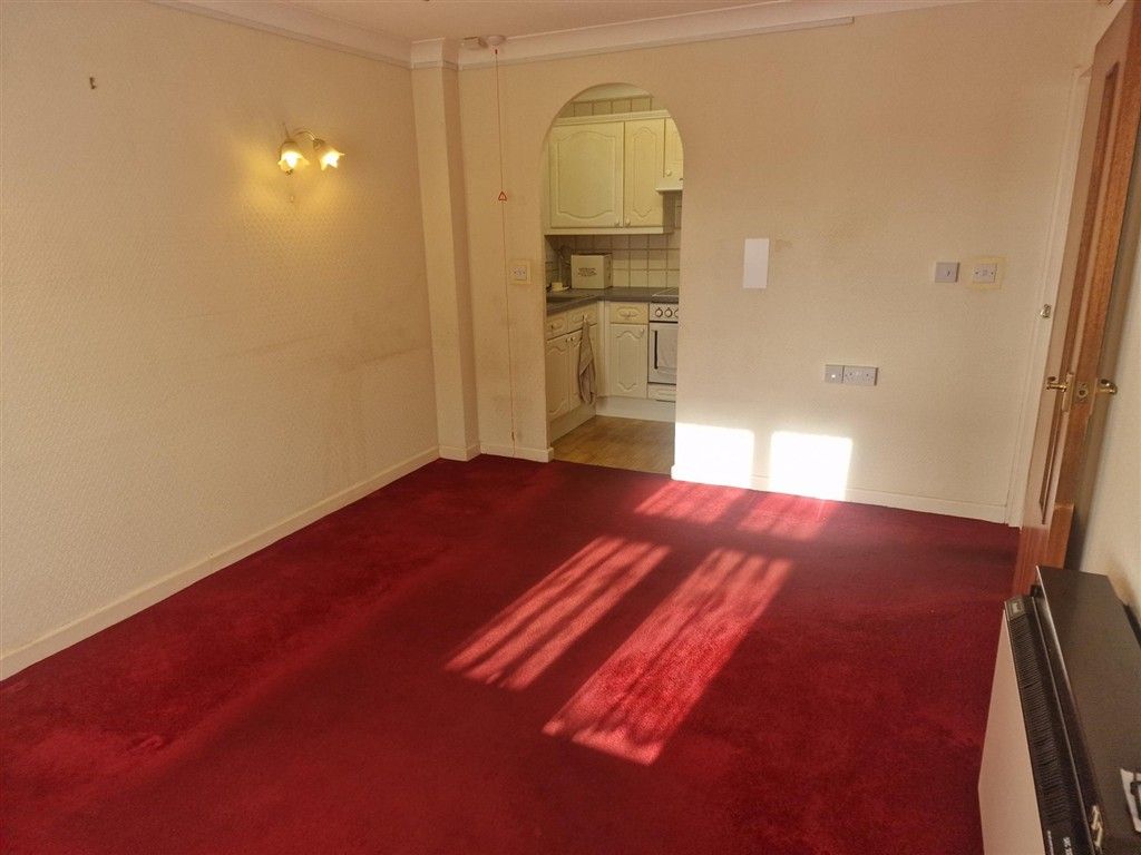 Property photo 1 of 6 Lounge