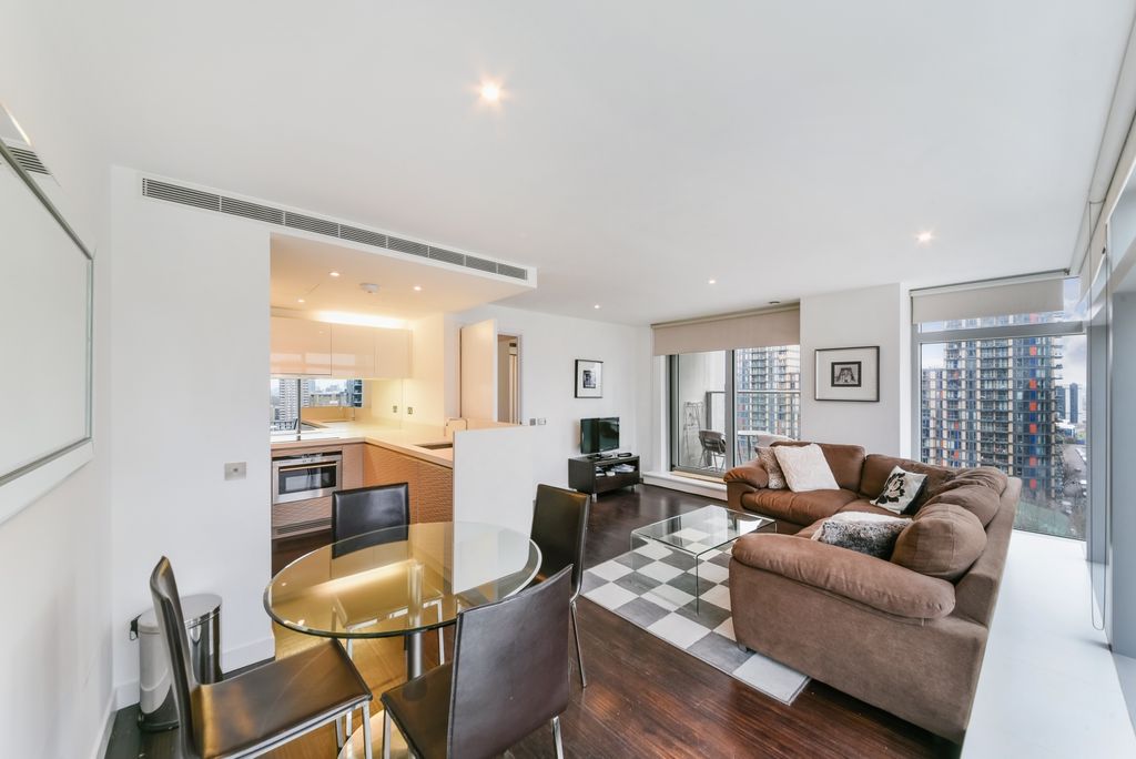 Property photo 1 of 14 Living