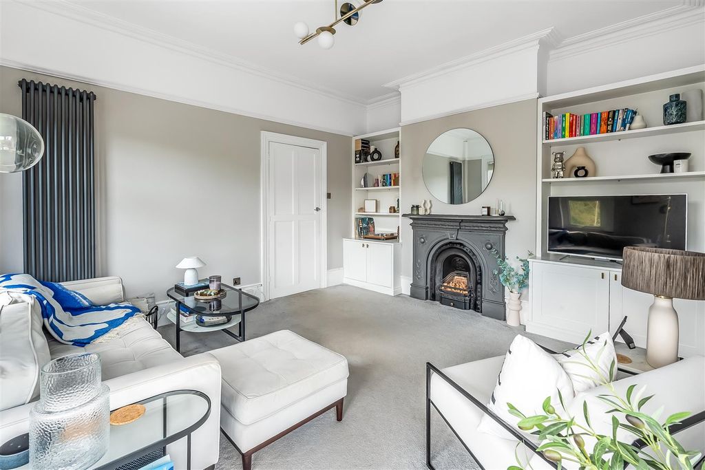 Property photo 2 of 14 Flat-3-127-Barnett-Place-12.Jpg