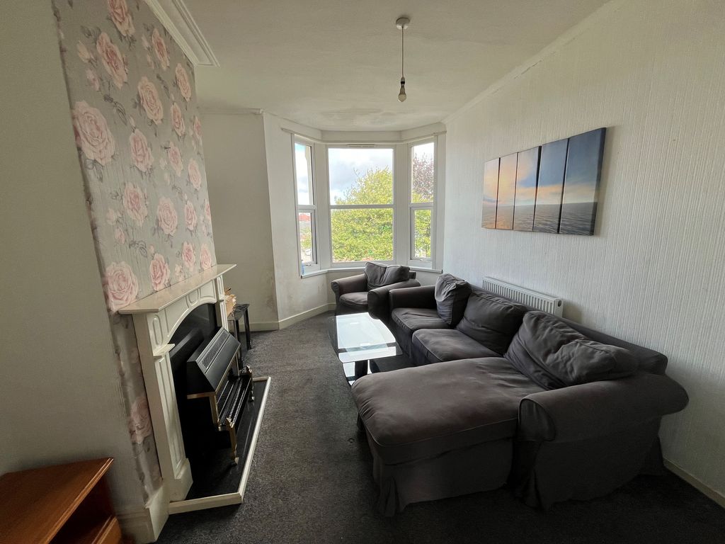 Property photo 2 of 3