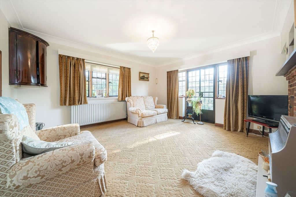 Property photo 3 of 8