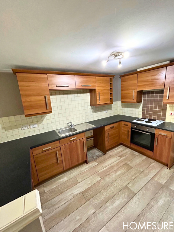 Property photo 2 of 7 Kitchen