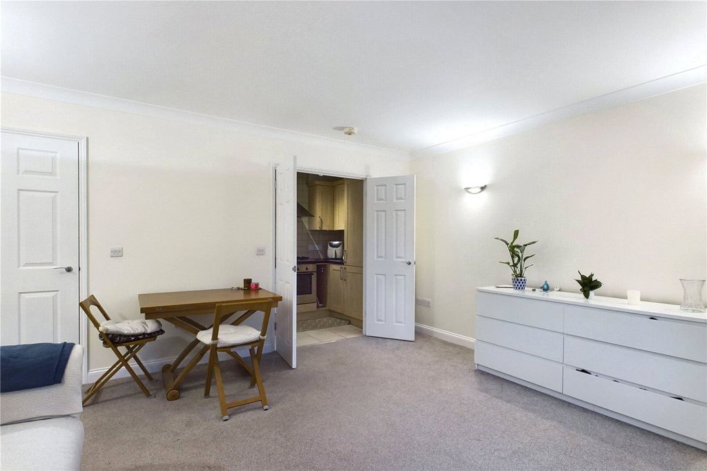 Property photo 3 of 11 Living Room