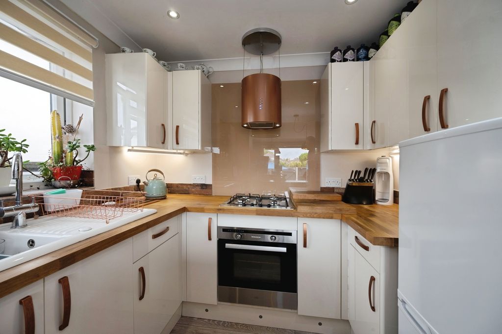 Property photo 2 of 14 Pbox-Img.Jpg