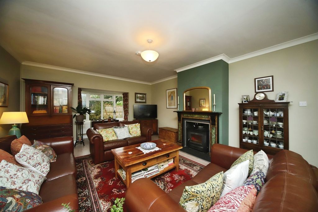 Property photo 2 of 22