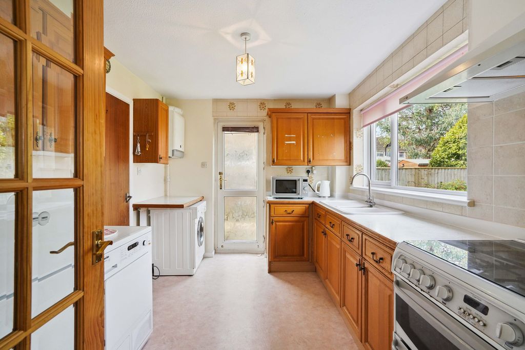 Property photo 3 of 13 Kitchen