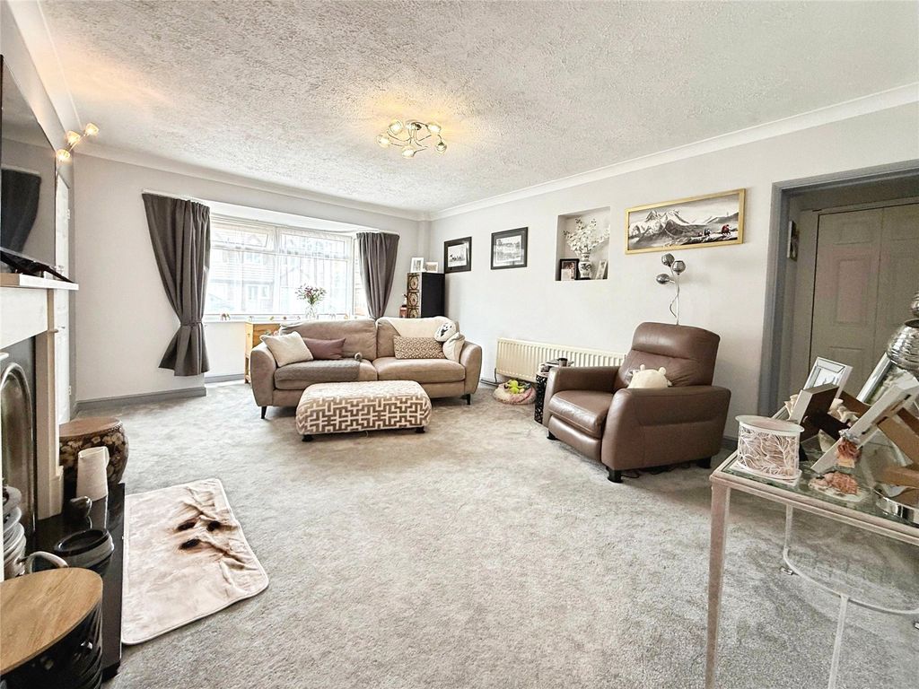 Property photo 2 of 15 Picture No. 12