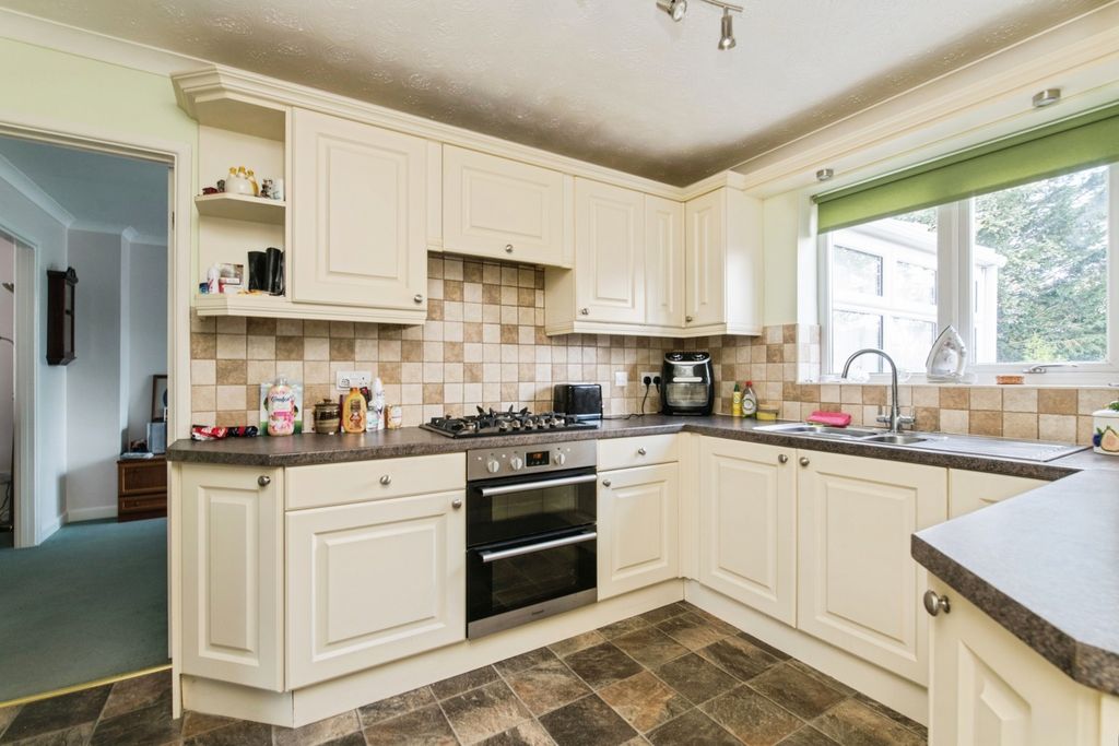 Property photo 3 of 17 Photo
