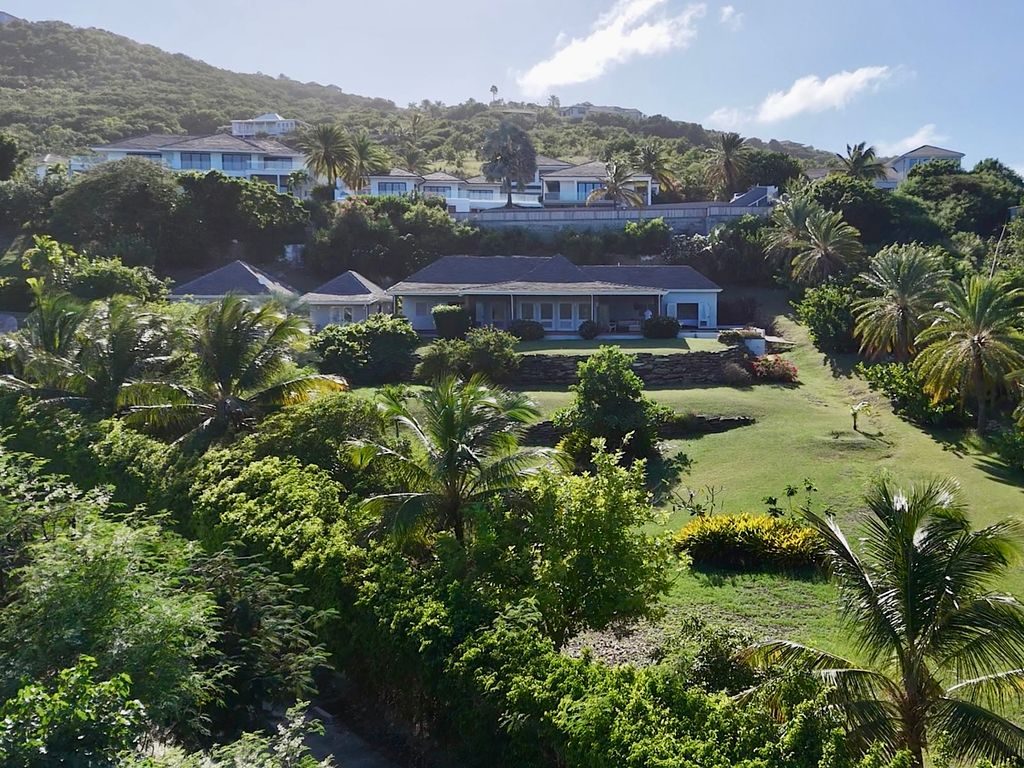 Property photo 2 of 41