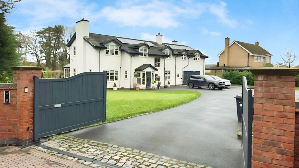 Property photo 1 of 23 Main Entrance