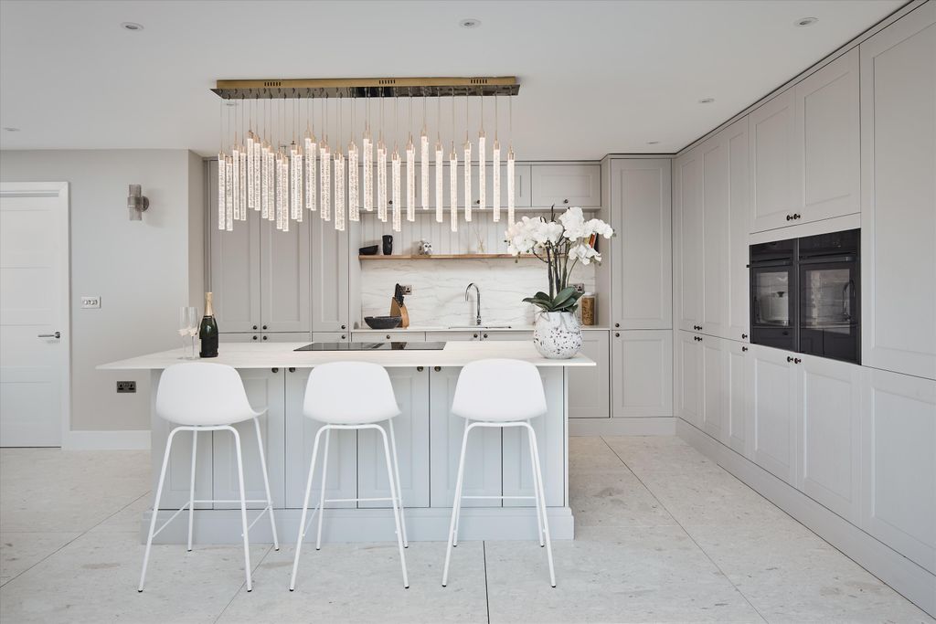 Property photo 3 of 24 Image