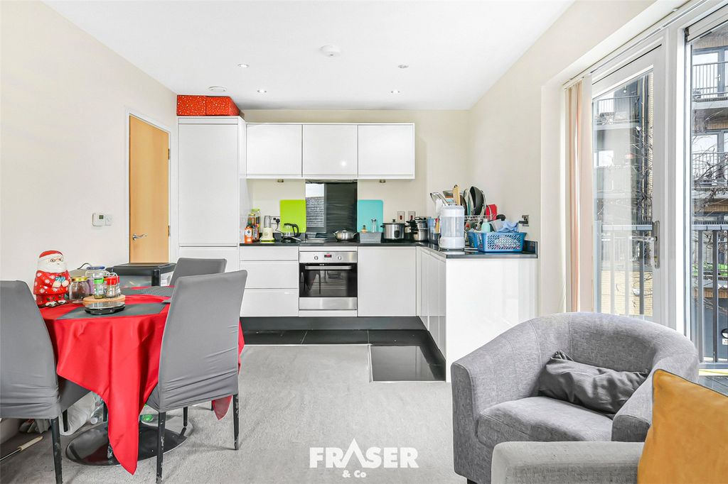 Property photo 1 of 15 Picture No. 12