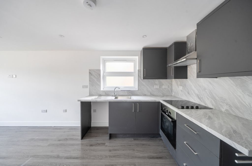 Property photo 3 of 10 1473458-15-6A29B2...