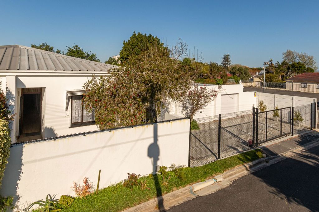 Property photo 1 of 32 Kw1714025