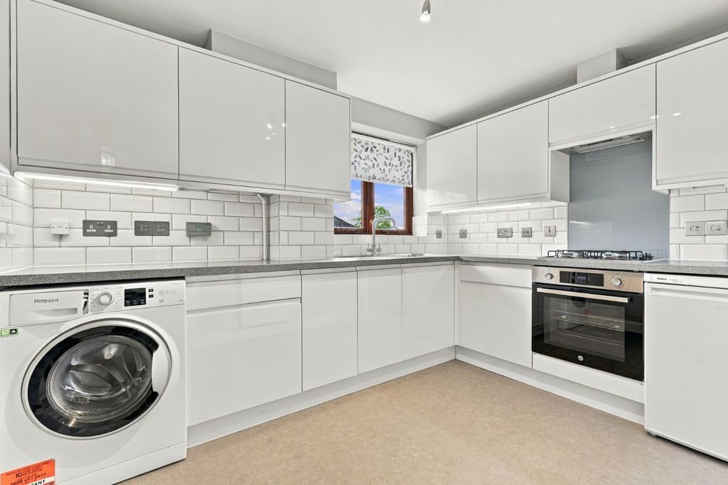 Property photo 3 of 14 5567314