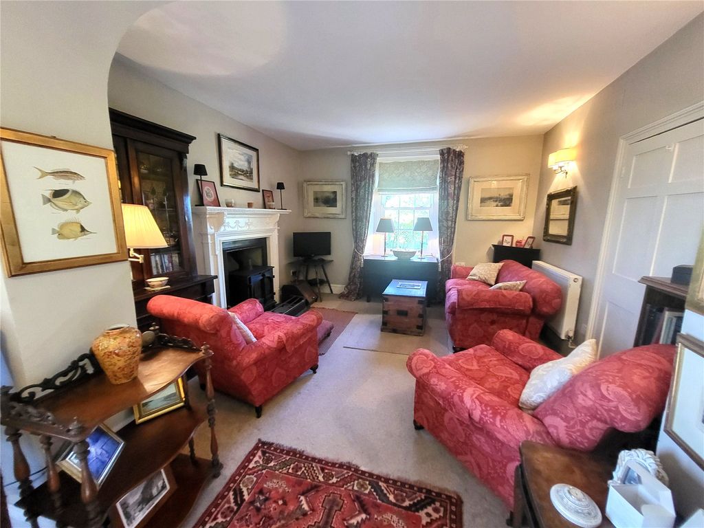 Property photo 2 of 28 Picture No. 03