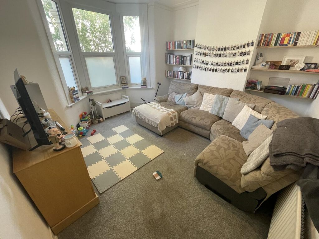 Property photo 2 of 9 Living Room