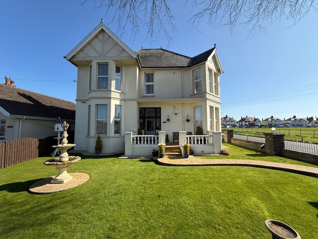 Property photo 2 of 41