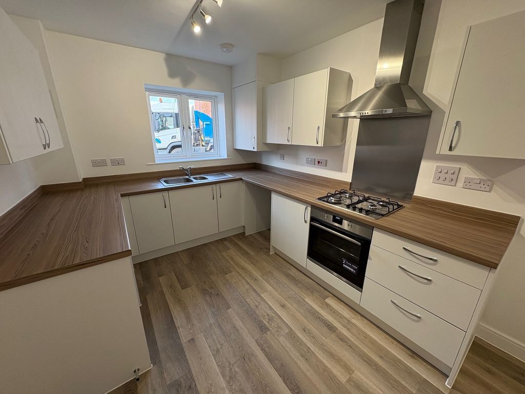 Property photo 3 of 16 Image