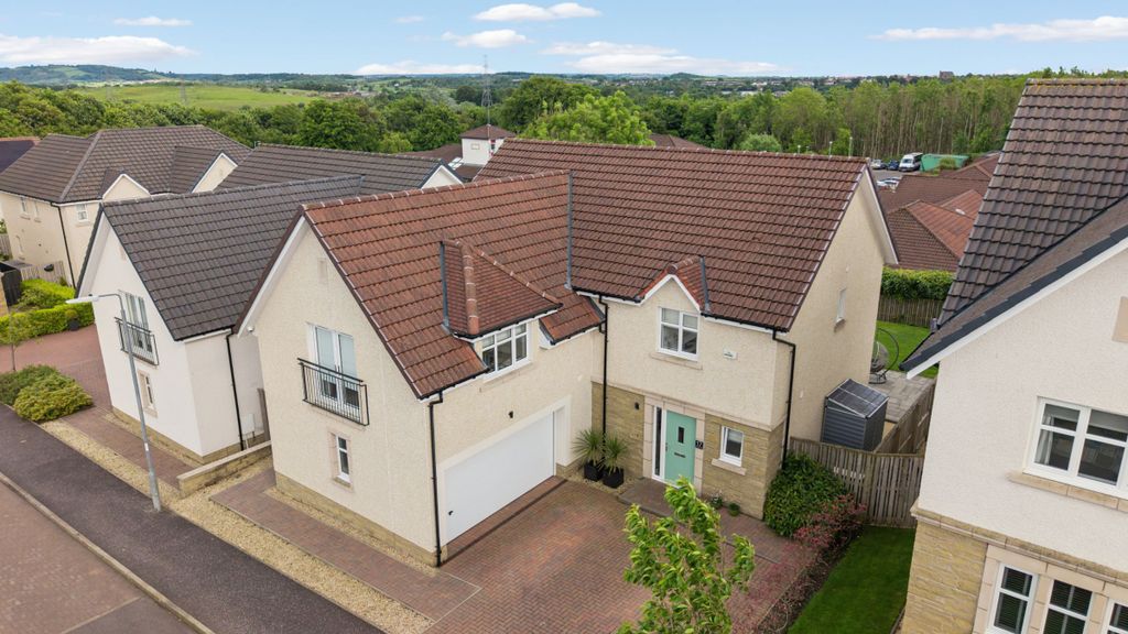 Property photo 2 of 48